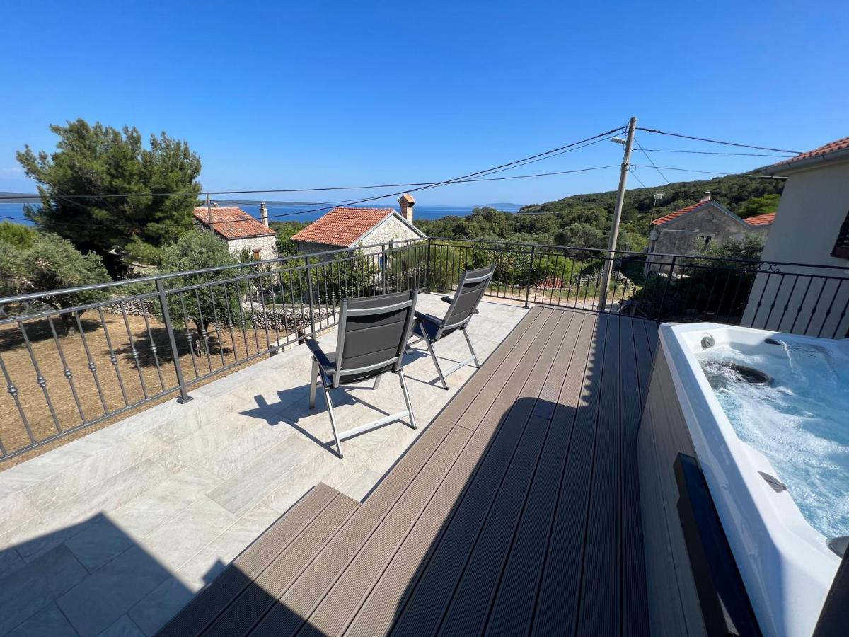 Podgora Experience Suite With Jacuzzi เนเรซีน ภายนอก รูปภาพ